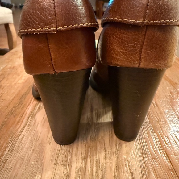 boc Brown Heeled Boots with Chunky Heel and Buckle Straps - Picture 4 of 6